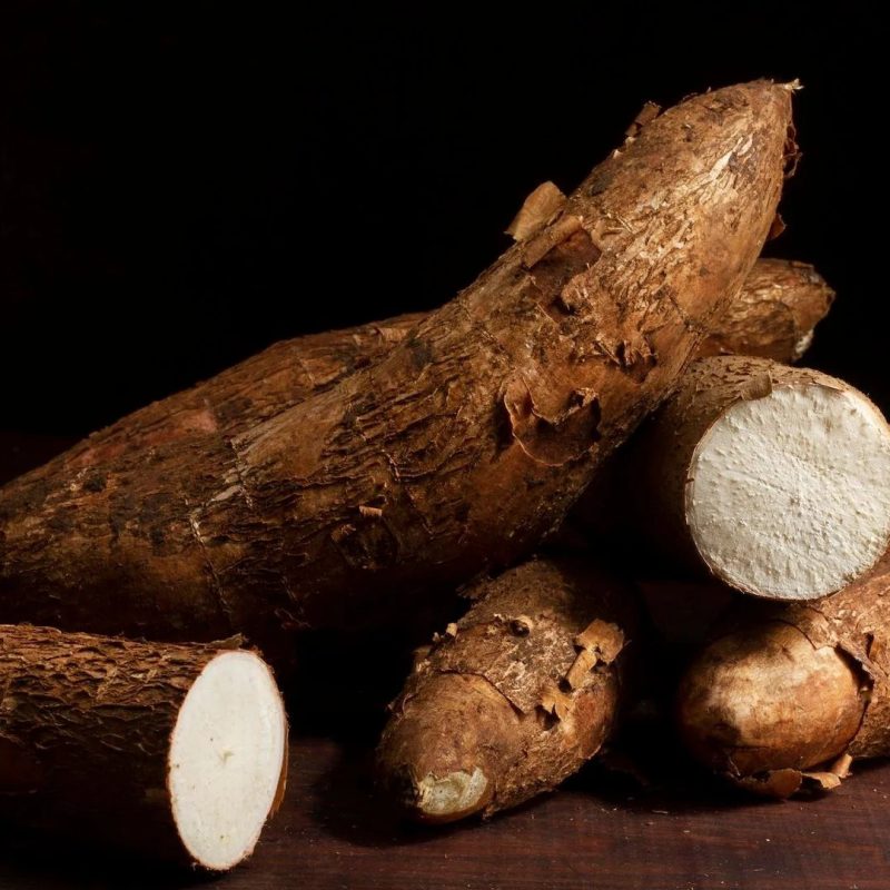 arrangement-nutritious-cassava-roots_gVqhKc8